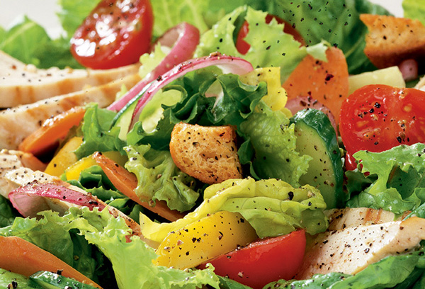HOW TO ORDER A CHICKEN SALAD FOR UNDER 550 CALORIES